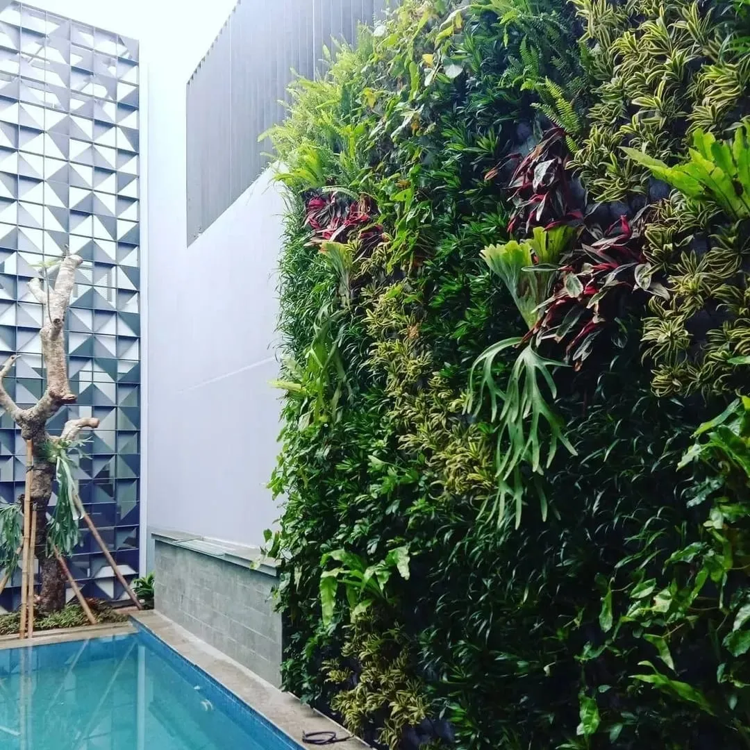 vertical garden media pot